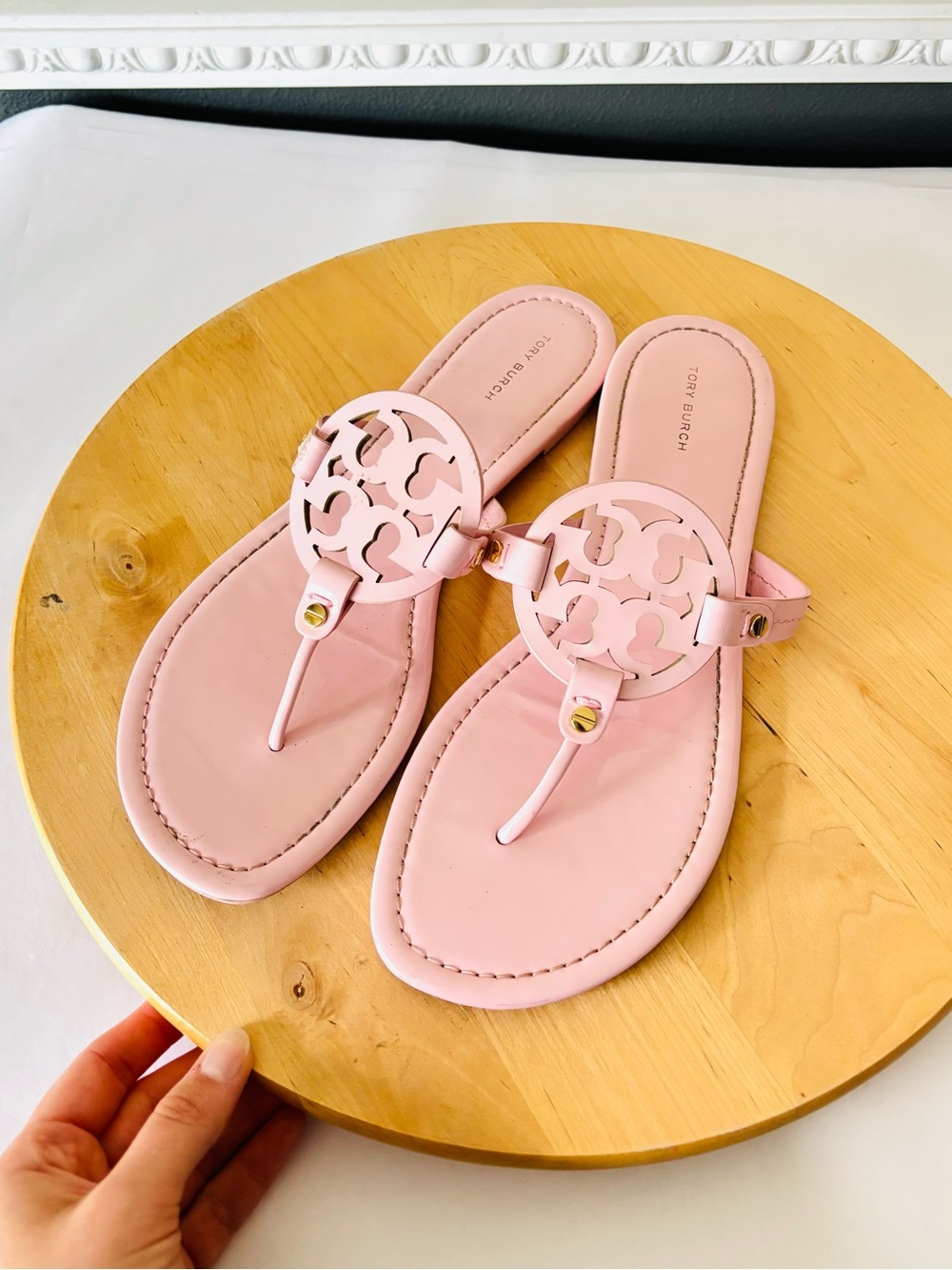 Tory Burch Miller Patent Leather Blush Pink Logo Thong Sandals Size 11
